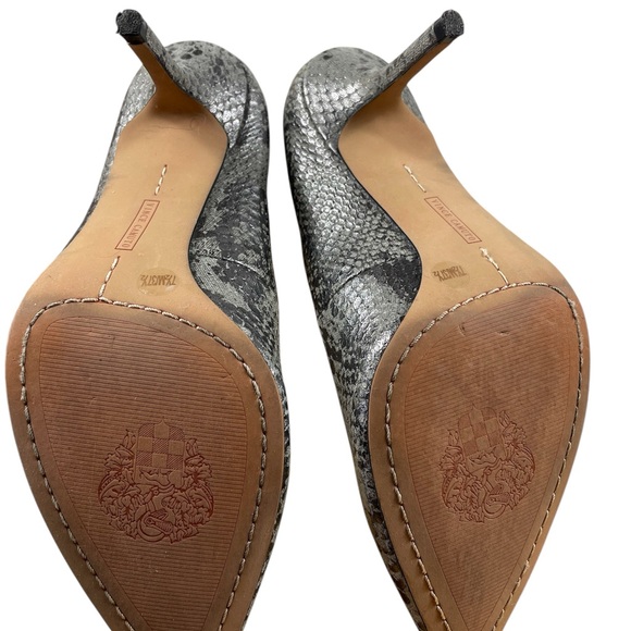 Vince Camuto Gray Snakeskin Pattern Heels, Size 7 1/2 - Picture 4 of 5